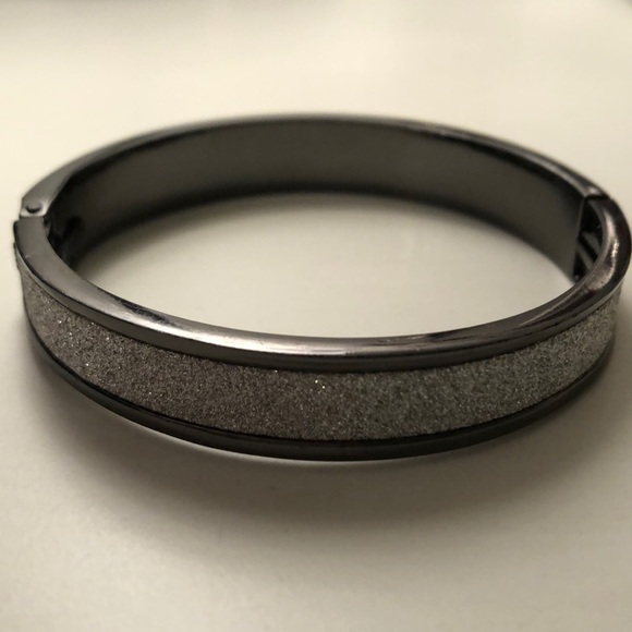 💥2/$25💥 Bracelet - Picture 1 of 3